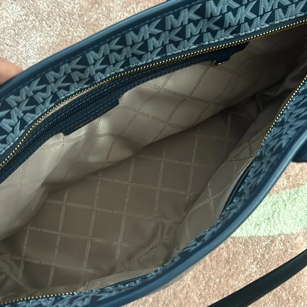 Michael Kors like new